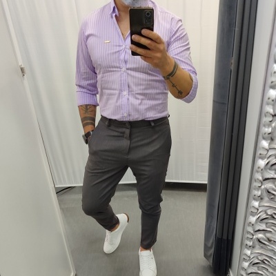 Camisa slim fit,lilás riscas