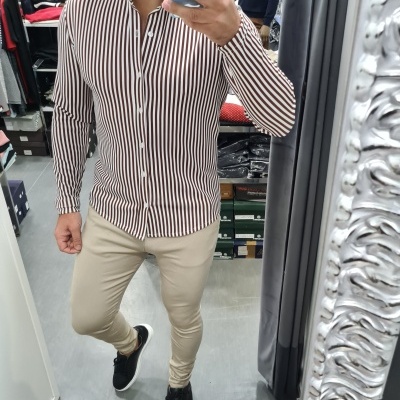 https://www.galerias-martins.pt/product/camisa-em-malha-slim-fit-risca-castanho https://www.galerias-martins.pt/product/camisa-em-malha-slim-fit-risca-castanho