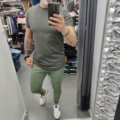 https://www.galerias-martins.pt/product/t-shirt-verde-slim-fit-veste-justo-2