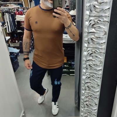 https://www.galerias-martins.pt/product/t-shirt-camel-slim-fit-veste-justo