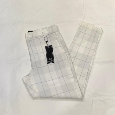 Calças slim fit ,tons cinza