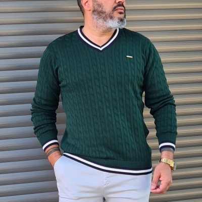 https://www.galerias-martins.pt/product/camisola-trico-verde-3