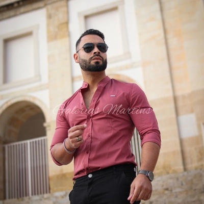 https://www.galerias-martins.pt/product/camisa-slim-fit-vermelho-cardeal https://www.galerias-martins.pt/product/camisa-slim-fit-vermelho-cardeal