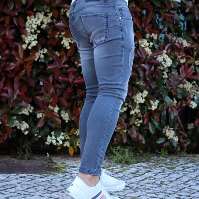 Calças slim fit cinza