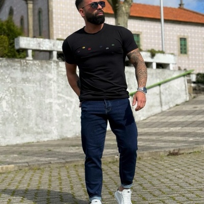 https://www.galerias-martins.pt/product/t-shirt-preto-3