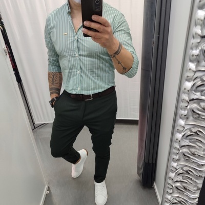 Camisa slim fit,verde riscas