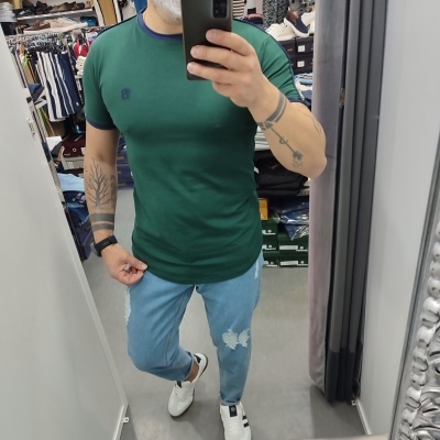 https://www.galerias-martins.pt/product/t-shirt-verde-slim-fit-veste-justo