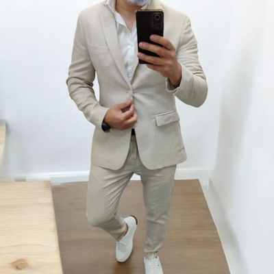 Fato slim ,cor bege linho  rf 24