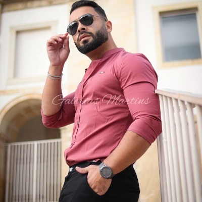 Camisa  slim fit ,vermelho cardeal