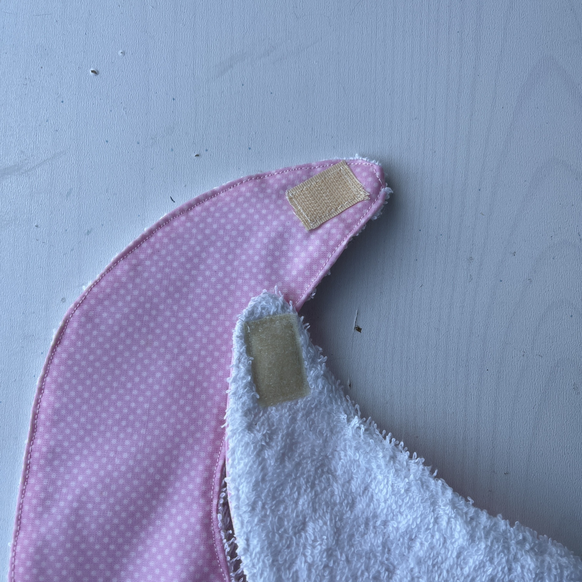 Babete Plastificado e Turco Rosa