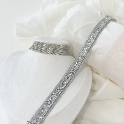 Gargantilha prateada