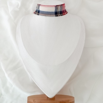 Gargantilha Xadrez (cor clara)