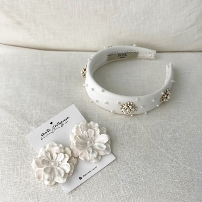 Giant Flowers brancas