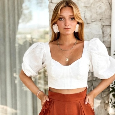 Giant Flowers brancas