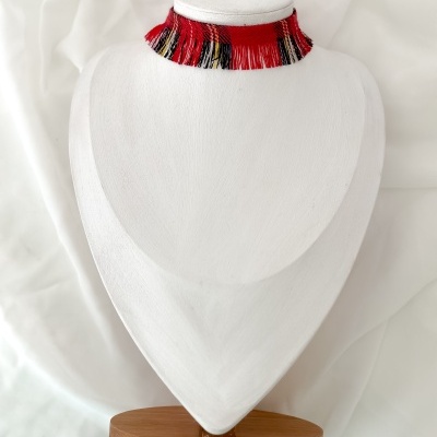 Chocker Xadrez com franjas (cor escura)