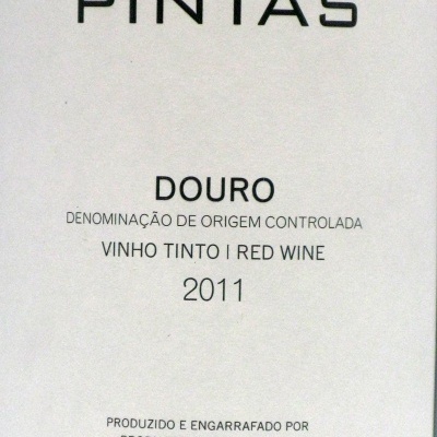 Rótulo de vinho PINTAS Douro 2011 de vinho tinto com texto em preto