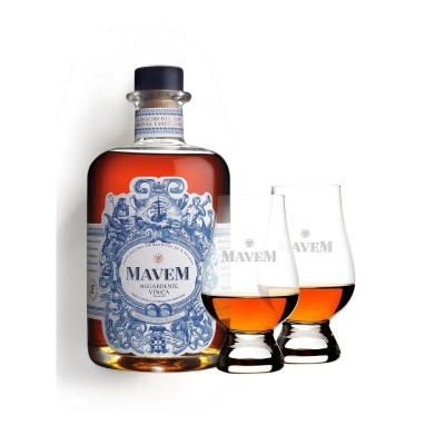 Aguardente Vínica Mavem com Copos