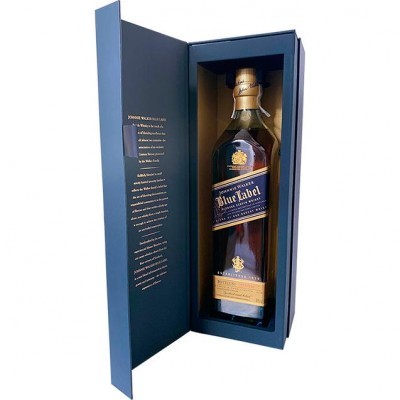 Garrafa de whisky Johnnie Walker Blue Label em estojo azul escuro