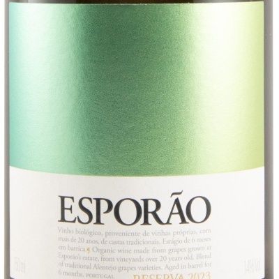 Garrafa de vinho Esporão Reserva 2023 com rótulo branco e verde claro