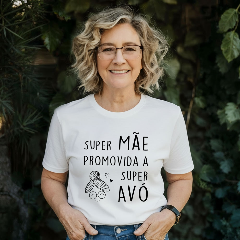 T-shirt Super Mãe promovida a Super Avó