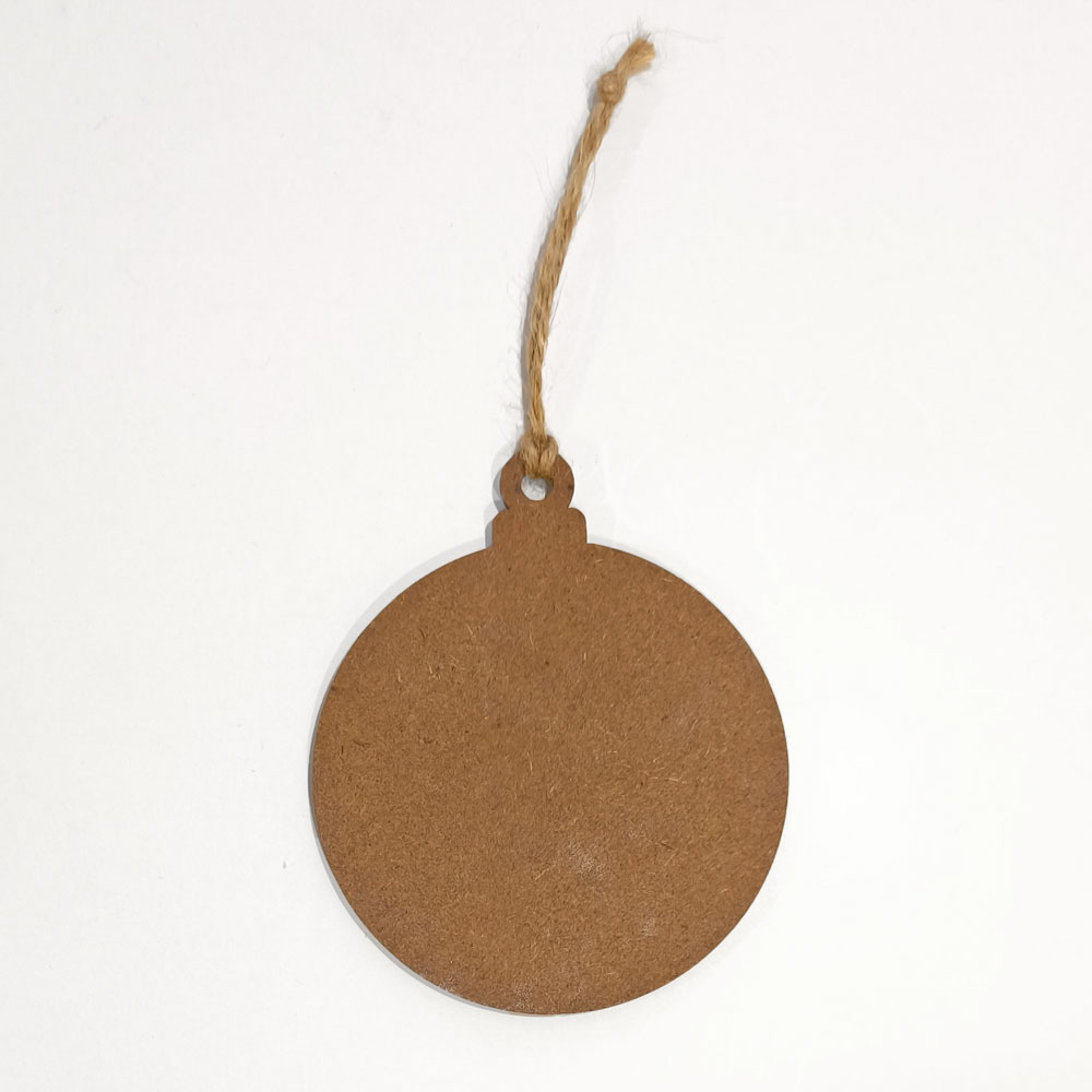 Enfeite redondo de MDF castanho com cordão de juta