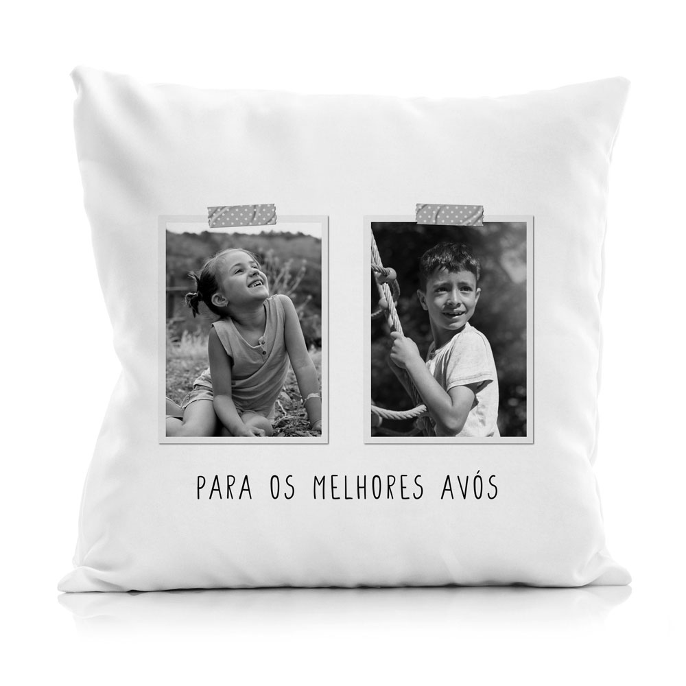 Almofada branca com fotos a preto e branco de duas crianças e texto para os melhores avós