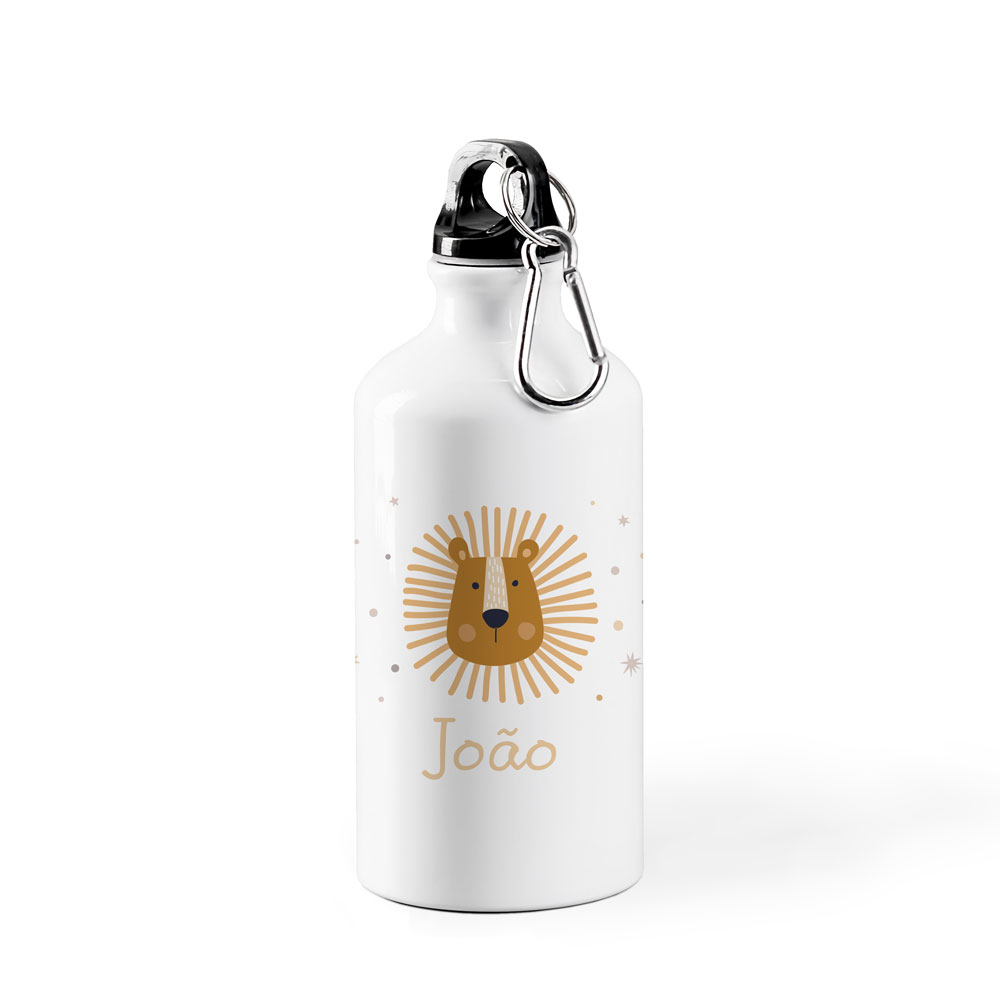 Garrafa branca com ilustração de leão e nome João