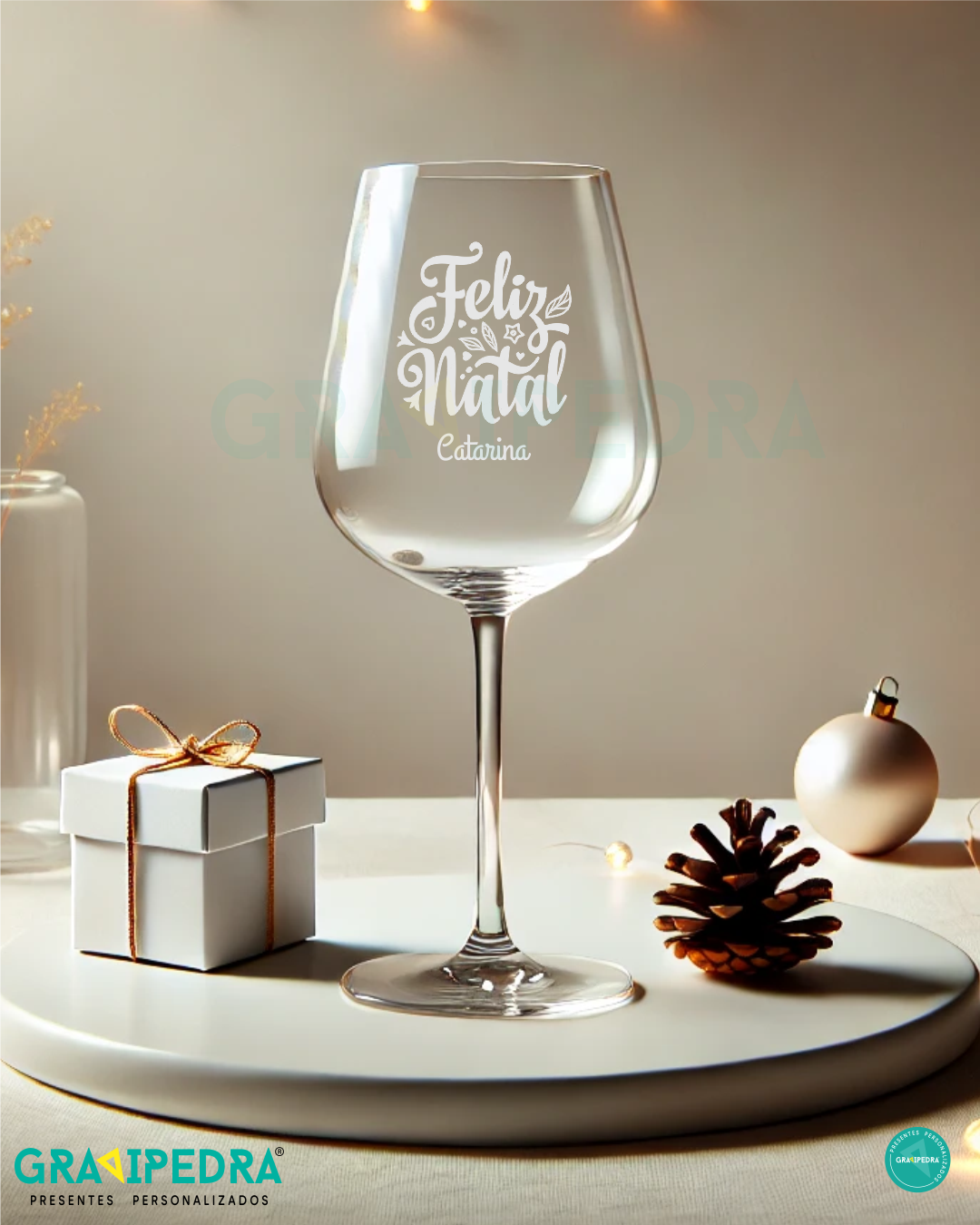 Presentes de Natal personalizados – Copos de vinho em vidro gravado Presentes de Natal personalizados – Copos de vinho em vidro gravado
