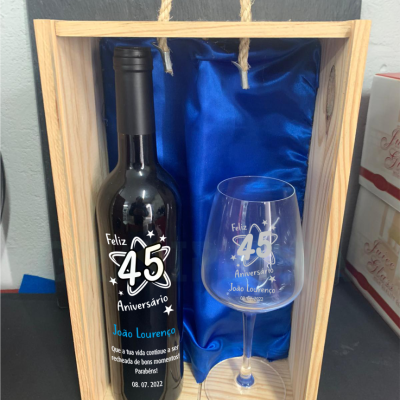 Pack Especial Aniversário - Garrafa + Copo + Caixa Madeira - PACKGCFA57