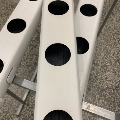 1.7 metros Perfil Perforado de 80 mm con Tapón - Segunda mano