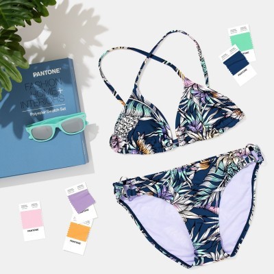 PANTONE Polyester Swatch Book