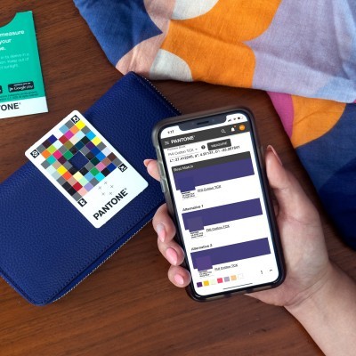 https://loja.tecnimprensa.pt/product/pantone-color-match-card