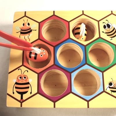 https://www.gullababy.com/product/bzzz-a-minha-colmeia-colorida-montessori