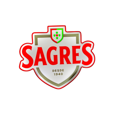Logótipo em forma de escudo com palavra SAGRES e texto DESDE 1940