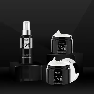 Produtos de cuidados de pele Capsule Lab em embalagens pretas com creme branco visível