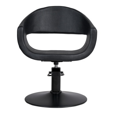 cadeira giratória preta com assento e encosto em couro sintético e base redonda preta