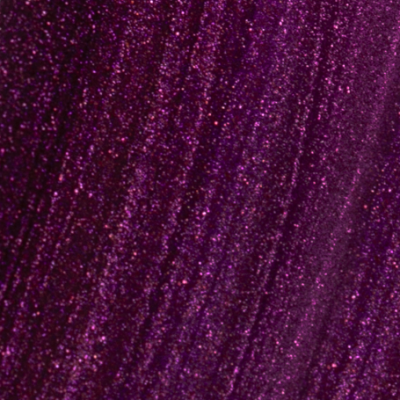 Esmalte de unhas roxo cintilante
