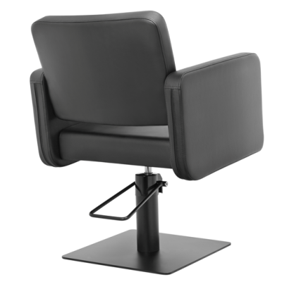 Cadeira de salão preta com base metálica