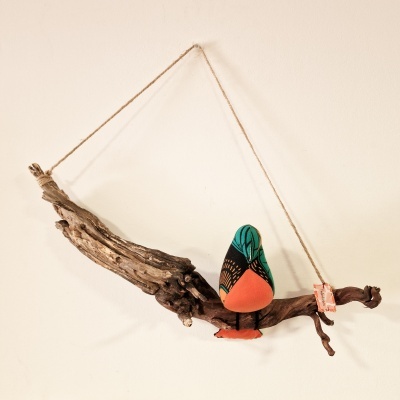 Galho com 1 pássaro