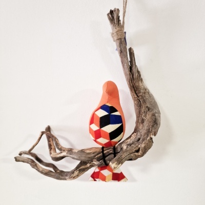 Galho com 1 pássaro