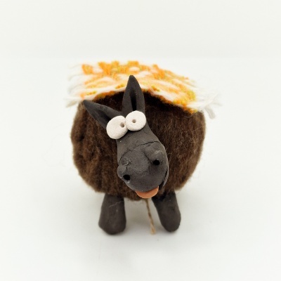 Burro de lã e cerâmica