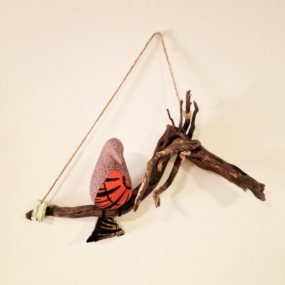 Galho com 1 pássaro