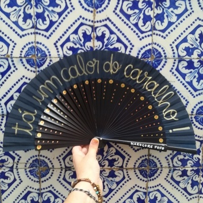 LEQUE AZUL ESCURO DE MADEIRA  - Tá um calor do caralho !