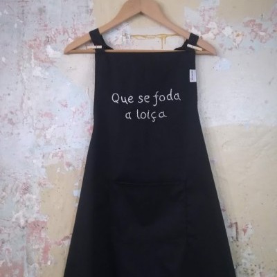 AVENTAIS BORDADOS À MÂO