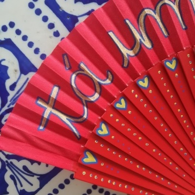 LEQUE VERMELHO DE MADEIRA  - Tá um calor do caralho !