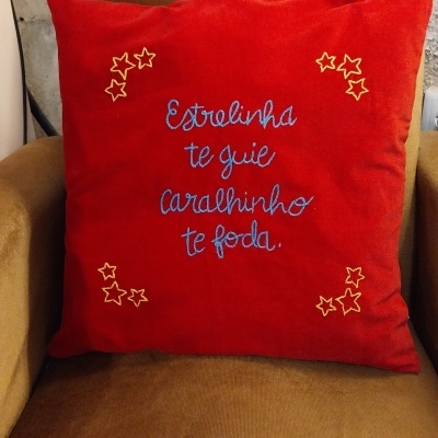 ESTRELINHA TE GUIE CARALHINHO TE FODA