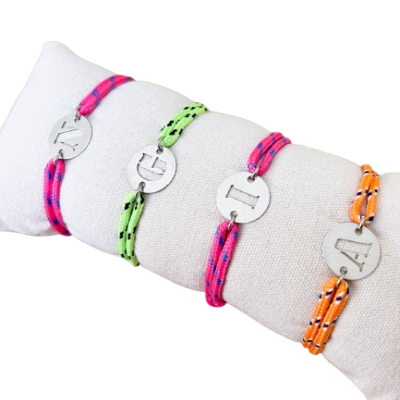 Pulseira Letra Fio Colorido