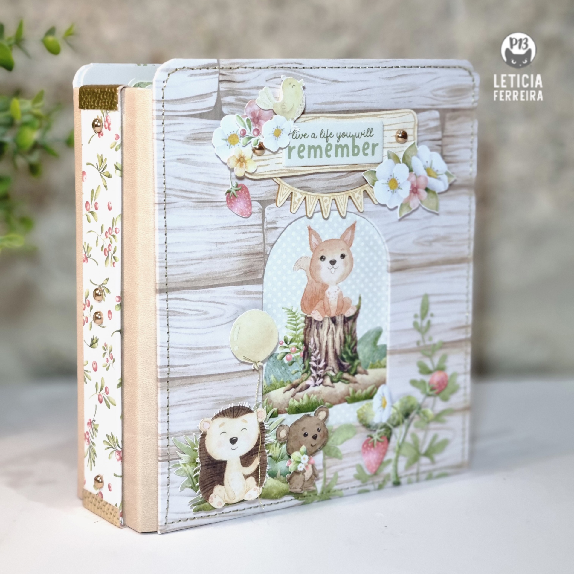 Álbum Scrapbook Aniversário Woodland Cuties
