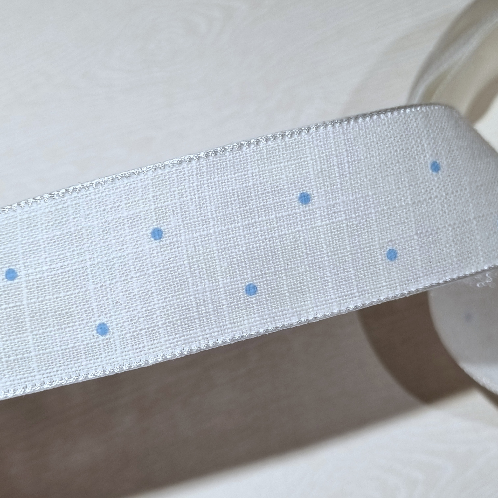 Fita Tecido Cru Pintas Azuis 2,5cm × 1m