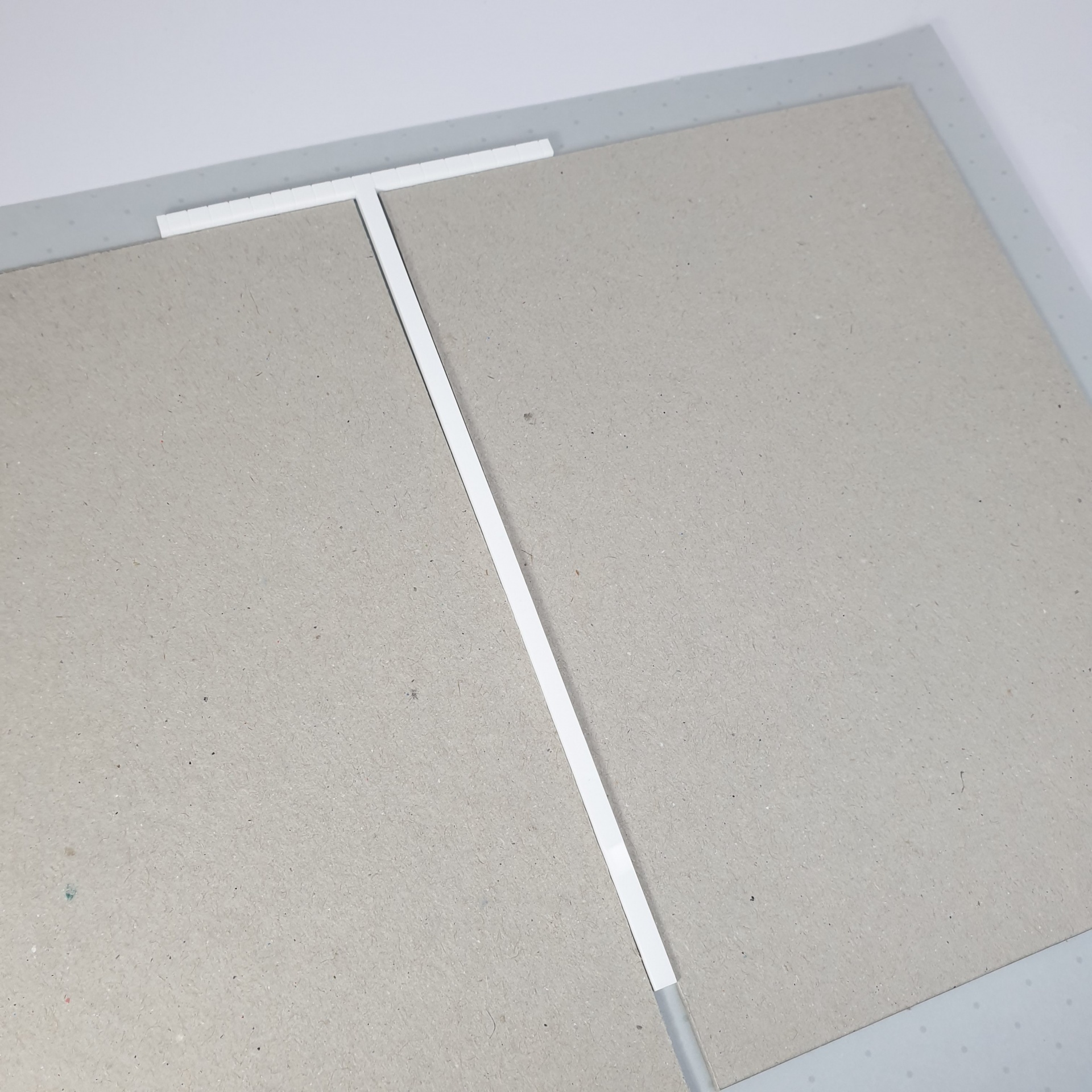 Ferramenta encadernação  T cor Branco Rita Rita